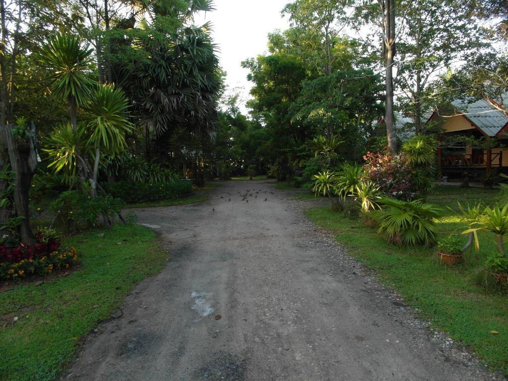 Baan Tai Rom Yen Resort Surat Thani Esterno foto